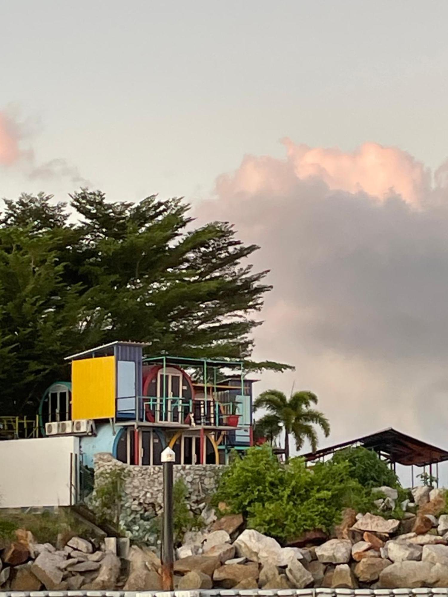 Tubotel Pantai Cenang  Exterior photo